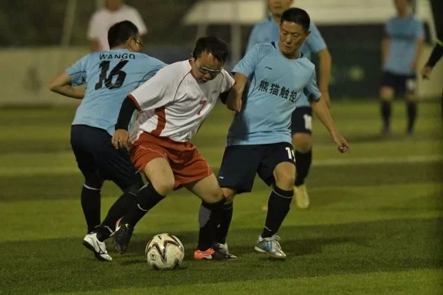 罗伯逊：每场比赛斯洛特都会改变球员职责